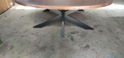 Oval dining table, assembled for checking